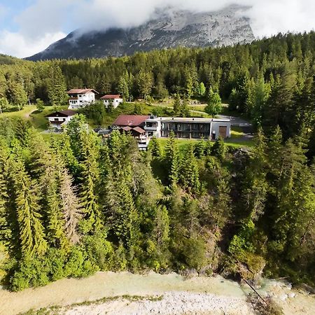 Hotel Garni Isarlodge Wiesenhof 샤르니츠 외부 사진