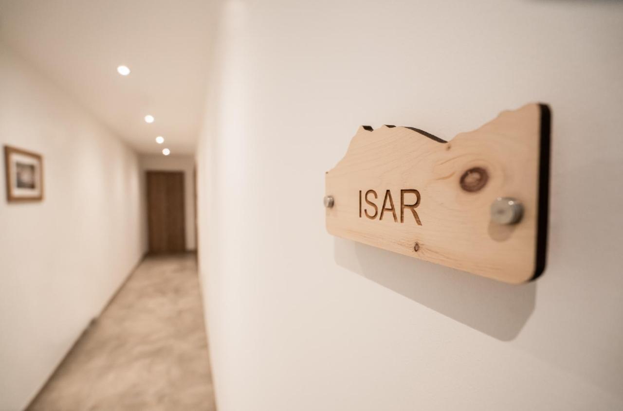 Hotel Garni Isarlodge Wiesenhof 샤르니츠 외부 사진