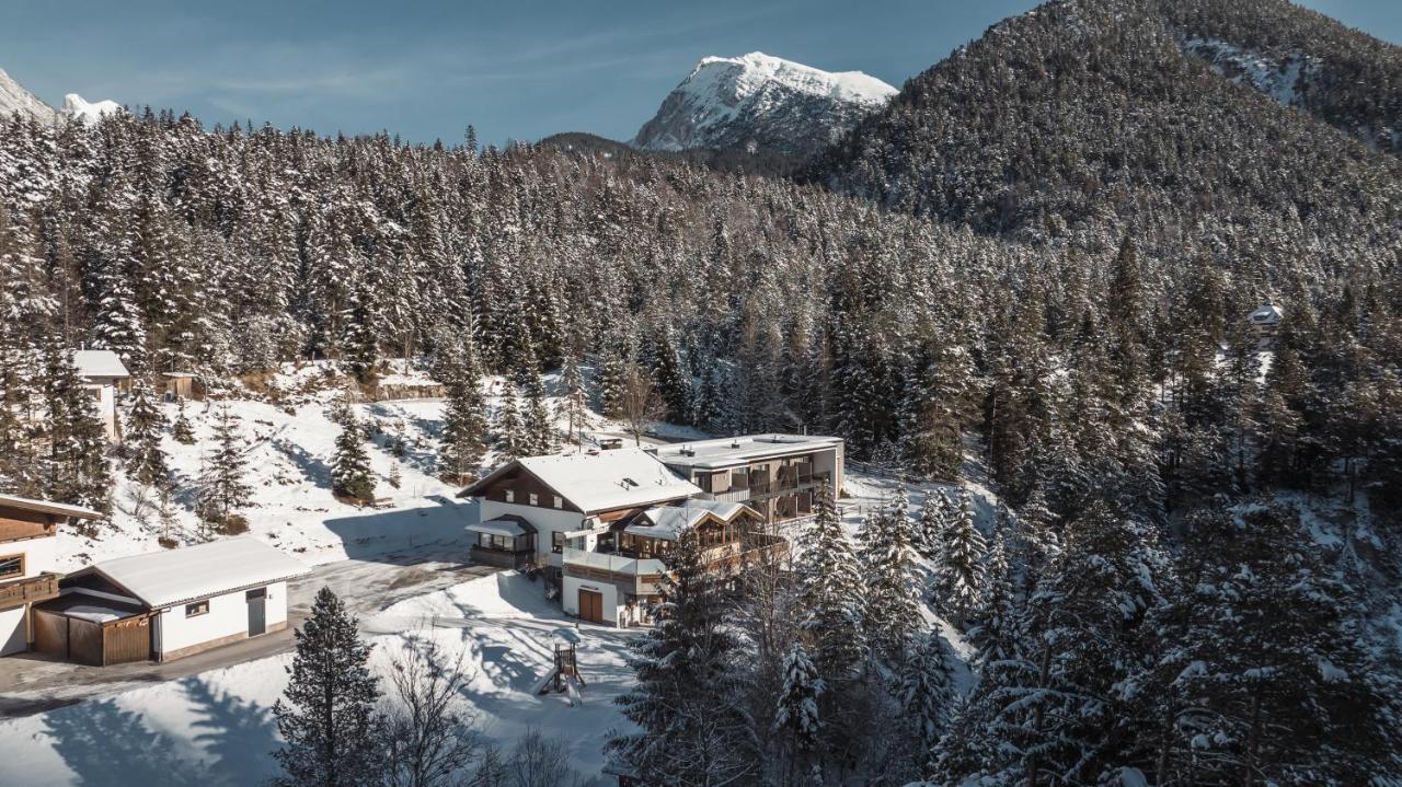 Hotel Garni Isarlodge Wiesenhof 샤르니츠 외부 사진