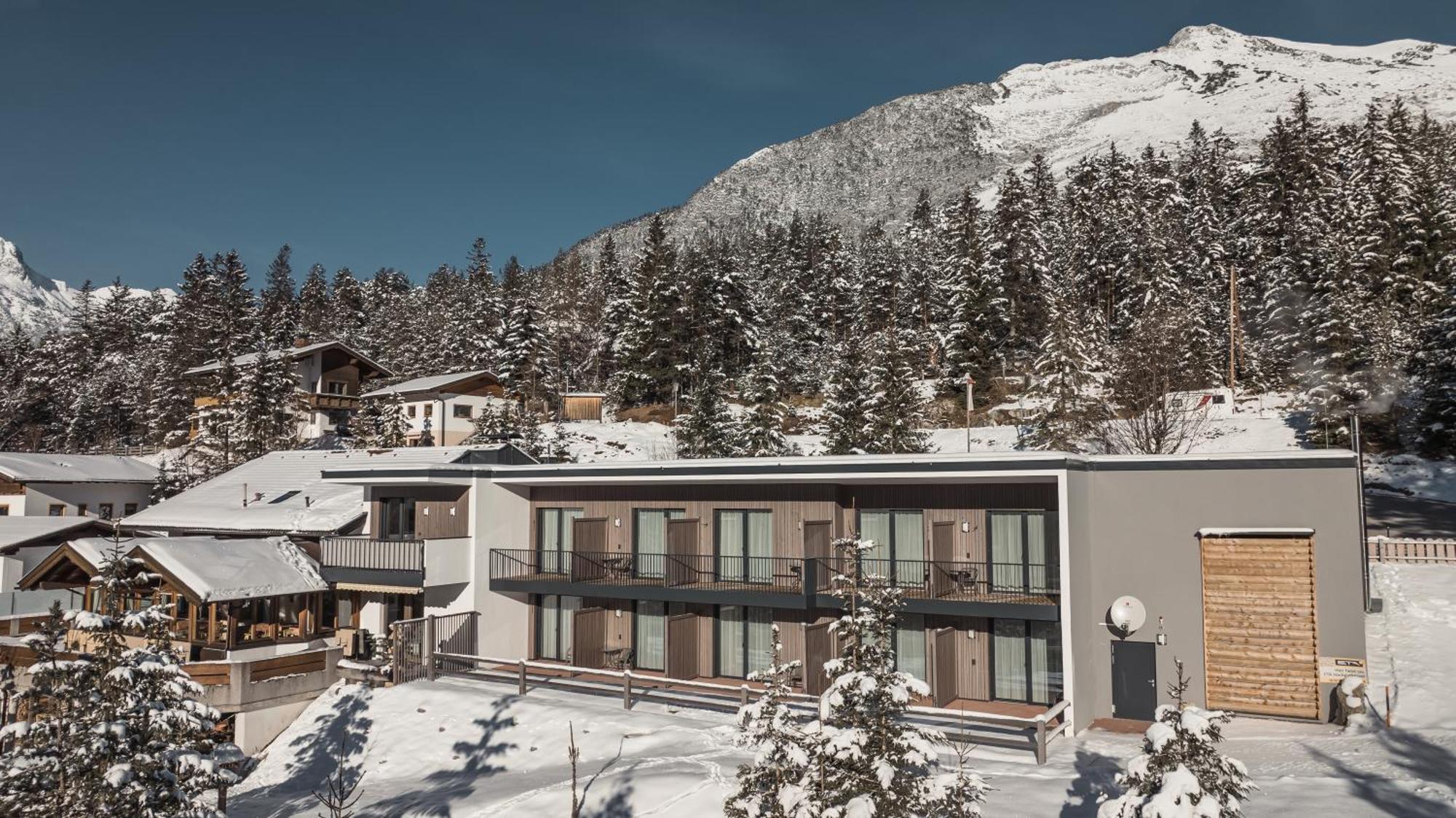 Hotel Garni Isarlodge Wiesenhof 샤르니츠 외부 사진