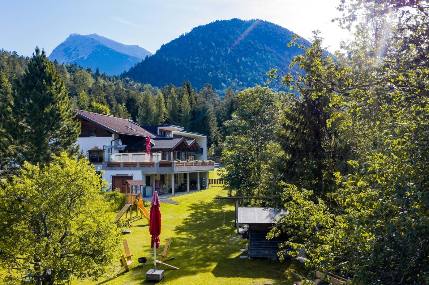 Hotel Garni Isarlodge Wiesenhof 샤르니츠 외부 사진